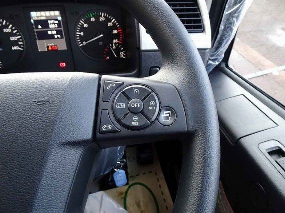 
								MITSUBISHI FUSO full									