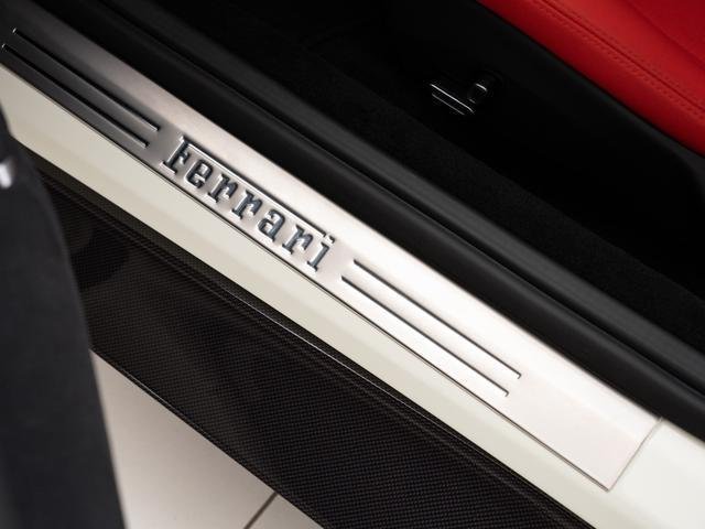 
								FERRARI full									