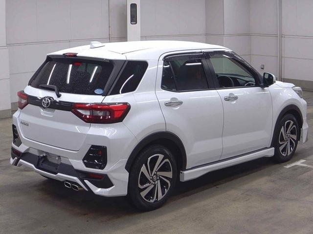 
								TOYOTA RAIZE full									
