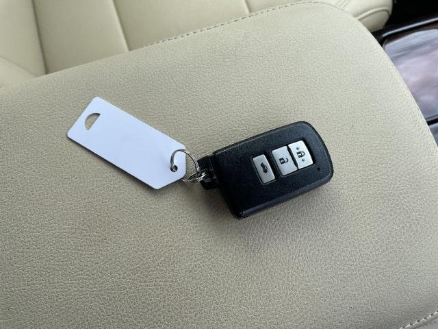 
								TOYOTA CROWN HYBRID full									