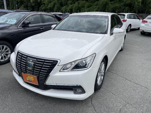 
								TOYOTA CROWN HYBRID full									