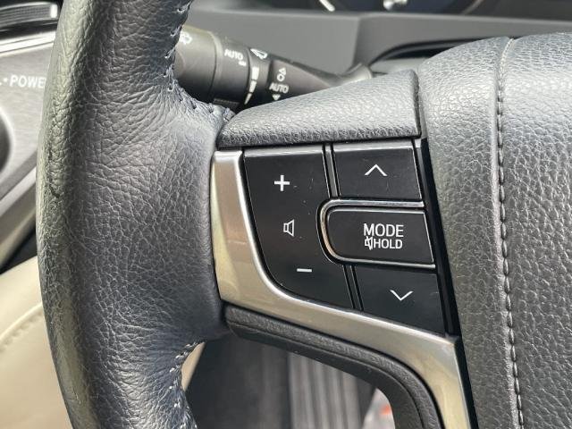 
								TOYOTA CROWN HYBRID full									