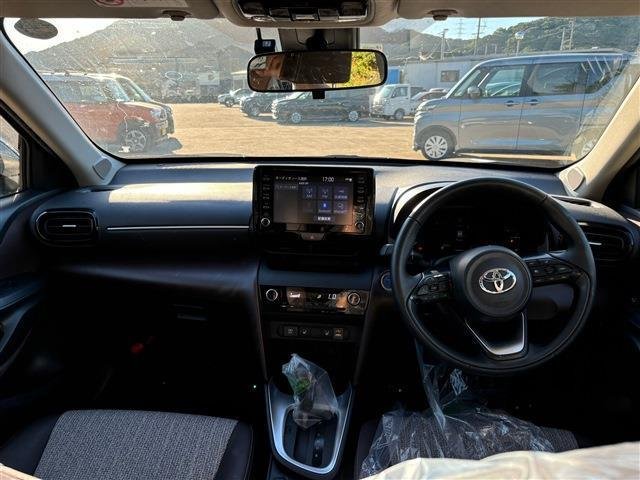 
								TOYOTA YARIS CROSS full									