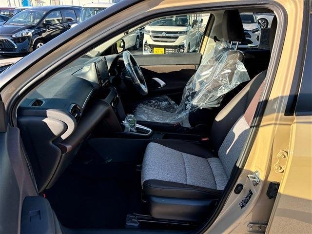 
								TOYOTA YARIS CROSS full									