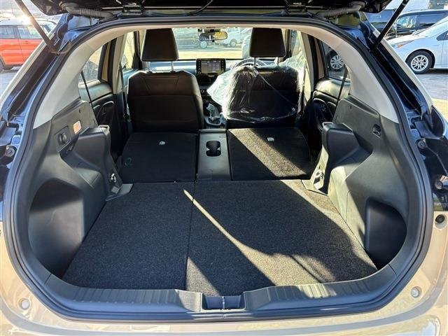 
								TOYOTA YARIS CROSS full									