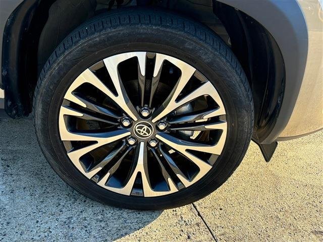 
								TOYOTA YARIS CROSS full									
