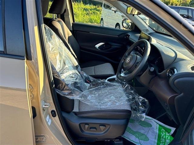 
								TOYOTA YARIS CROSS full									