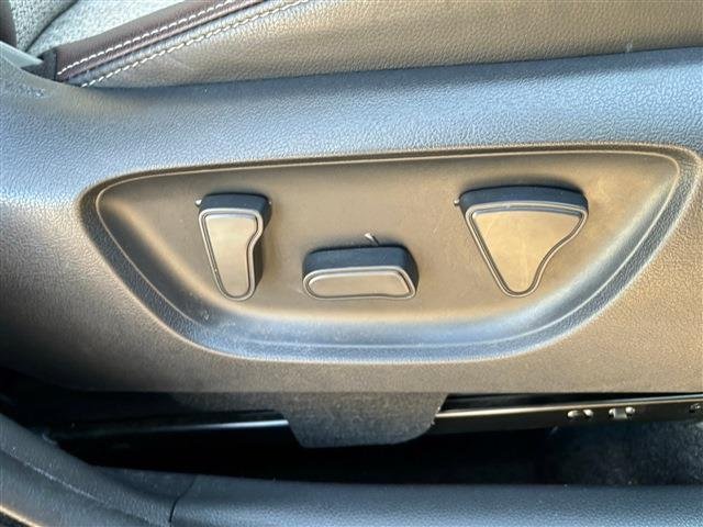 
								TOYOTA YARIS CROSS full									