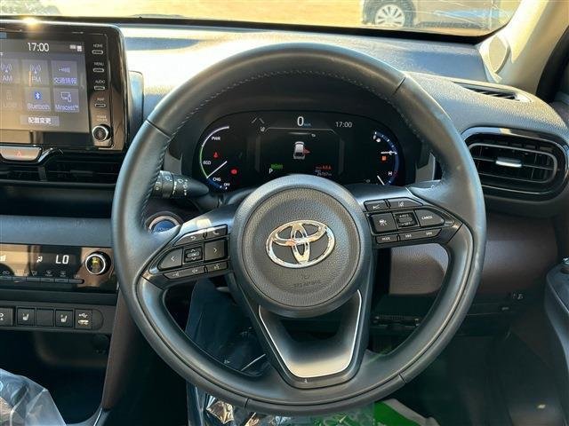 
								TOYOTA YARIS CROSS full									