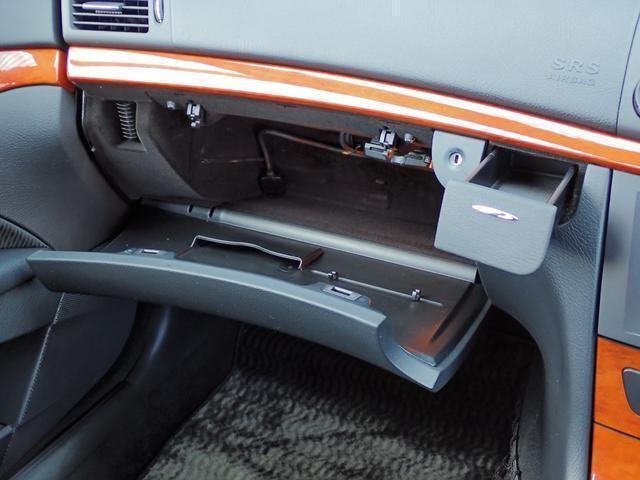 
								MERCEDES BENZ E-CLASS 380 full									