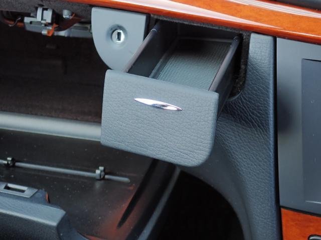 
								MERCEDES BENZ E-CLASS 380 full									