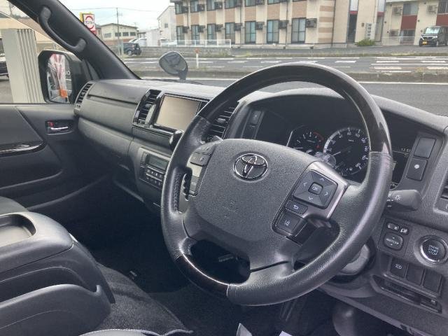 
								TOYOTA HIACE VAN full									