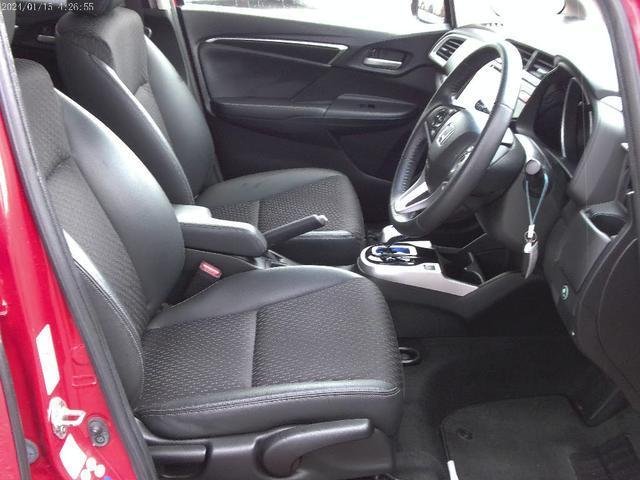 
								HONDA FIT HYBRID full									