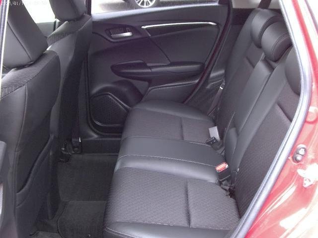 
								HONDA FIT HYBRID full									
