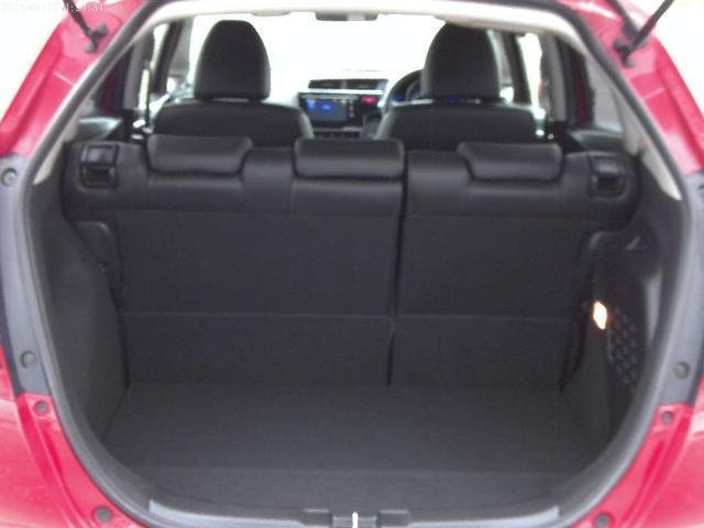 
								HONDA FIT HYBRID full									