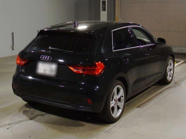 
								AUDI A1 SPORTBACK full									