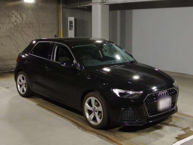 
								AUDI A1 SPORTBACK full									