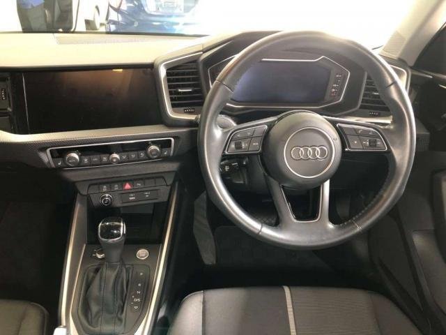 
								AUDI A1 SPORTBACK full									