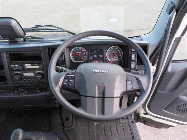 
								ISUZU FORWARD full									