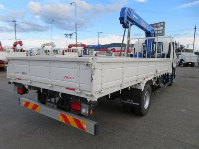 
								ISUZU FORWARD full									