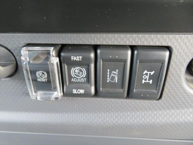 
								ISUZU FORWARD full									