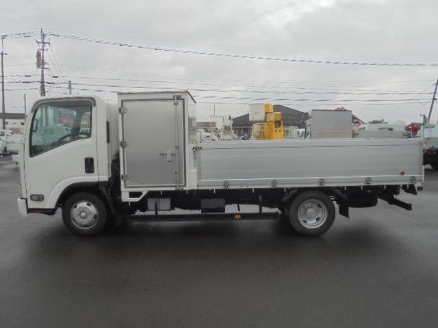 
								ISUZU ELF TRUCK full									