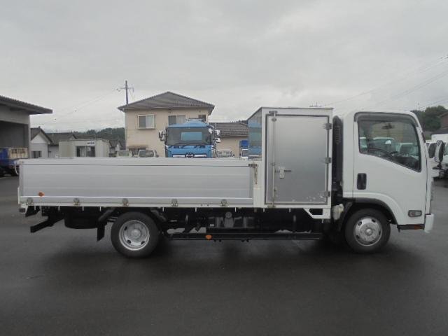 
								ISUZU ELF TRUCK full									