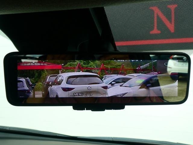 
								NISSAN LEAF full									