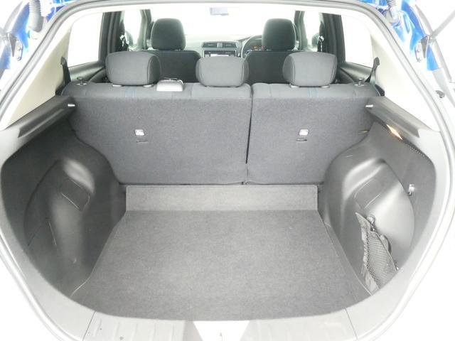 
								NISSAN LEAF full									