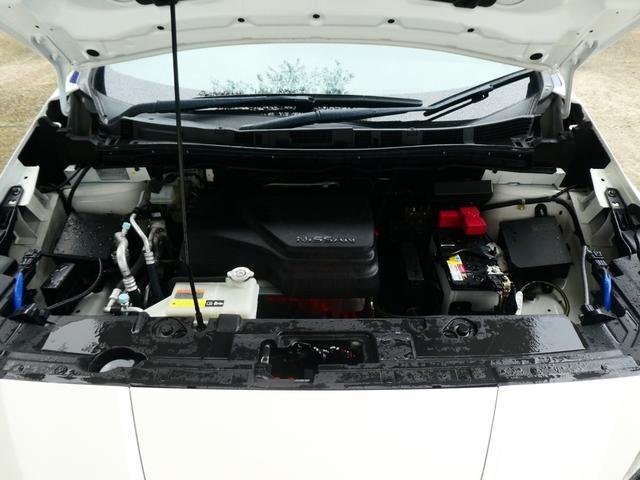 
								NISSAN LEAF full									