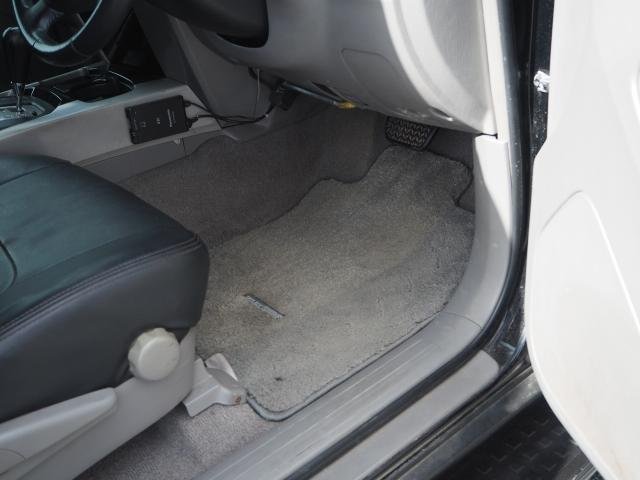 
								TOYOTA HILUX SURF full									