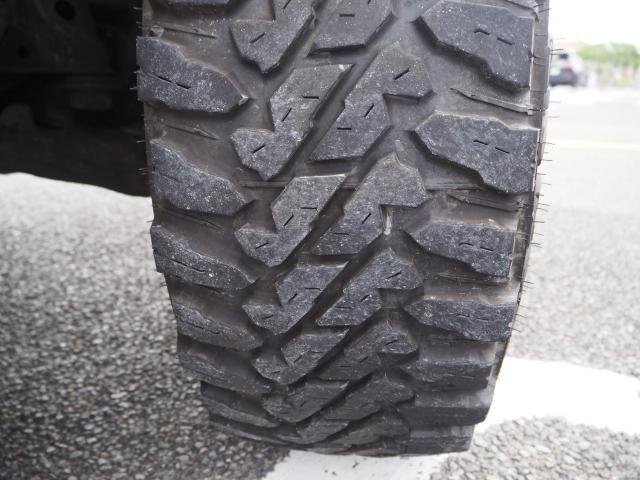 
								TOYOTA HILUX SURF full									