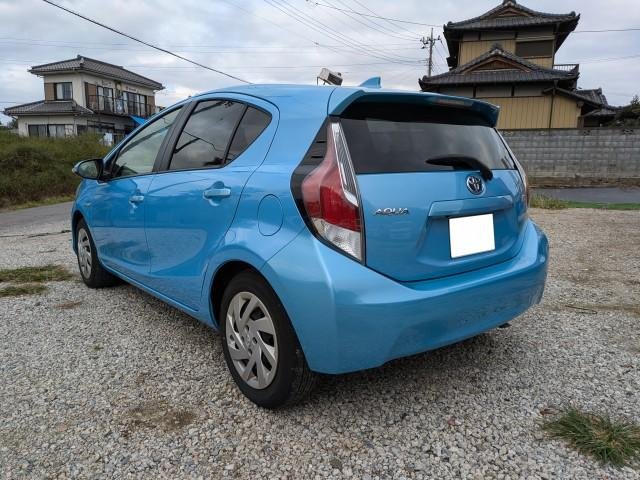 
								TOYOTA AQUA full									
