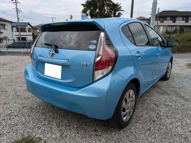 
								TOYOTA AQUA full									