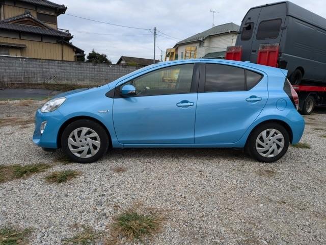 
								TOYOTA AQUA full									