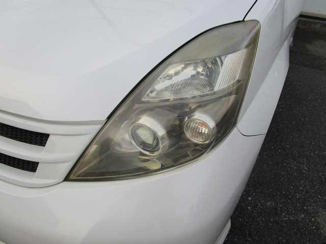 
								TOYOTA ISIS full									