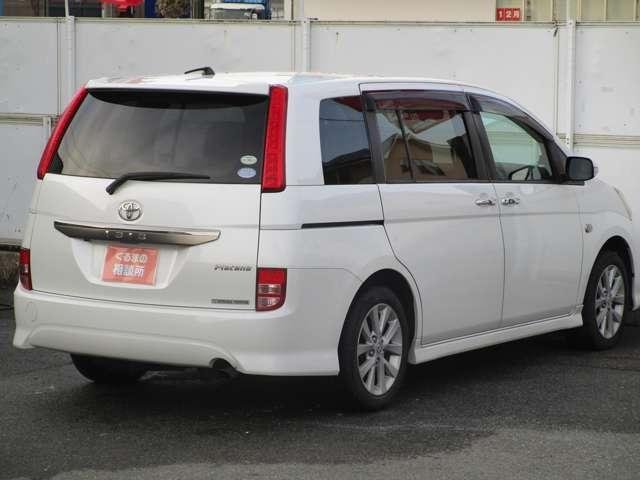 
								TOYOTA ISIS full									