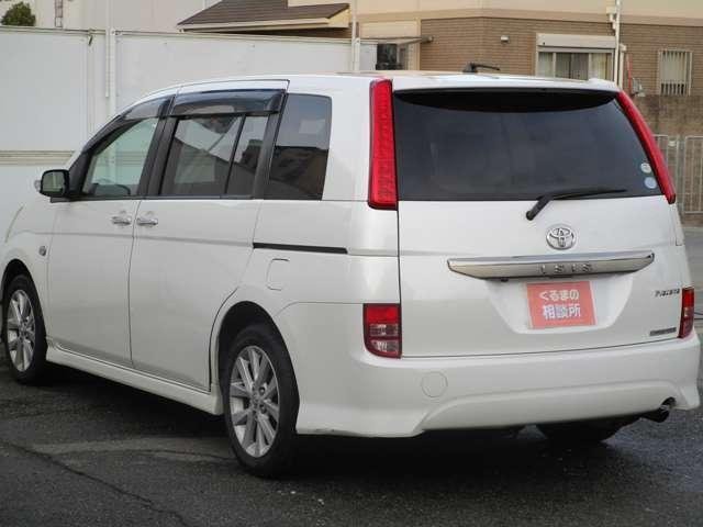 
								TOYOTA ISIS full									