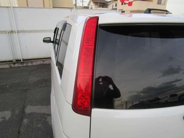 
								TOYOTA ISIS full									