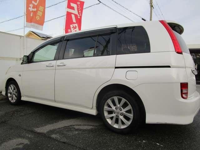 
								TOYOTA ISIS full									