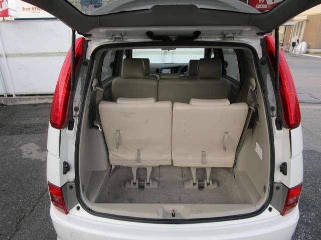 
								TOYOTA ISIS full									
