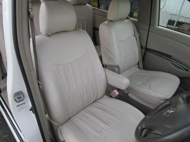 
								TOYOTA ISIS full									