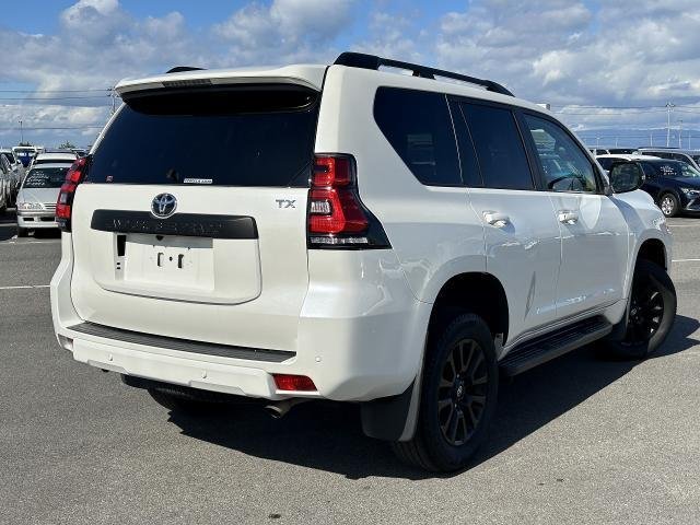 
								TOYOTA LAND CRUISER PRADO full									