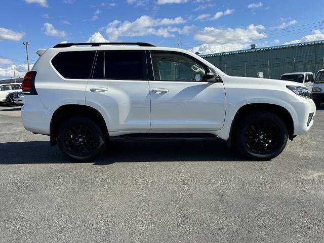 
								TOYOTA LAND CRUISER PRADO full									