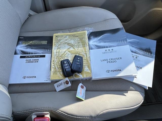 
								TOYOTA LAND CRUISER PRADO full									