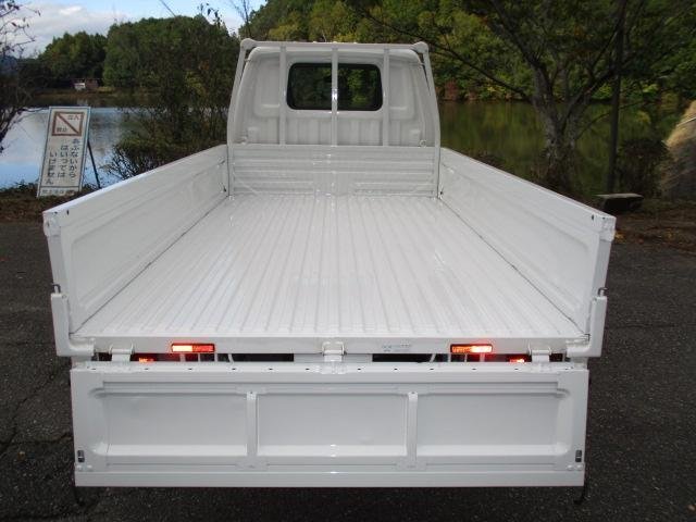 
								MAZDA BONGO TRUCK full									