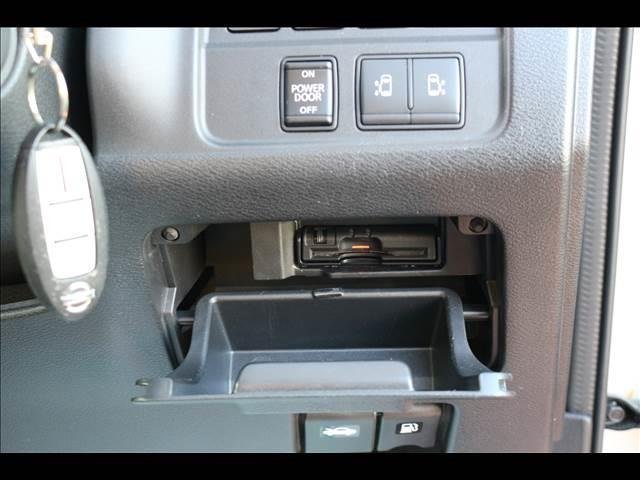 
								NISSAN SERENA full									