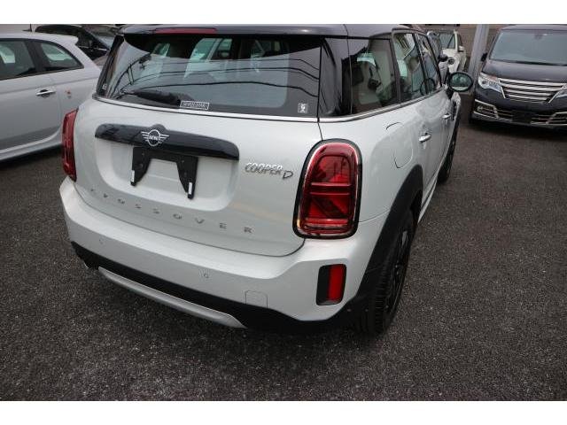 
								Mini Cooper crossover full									