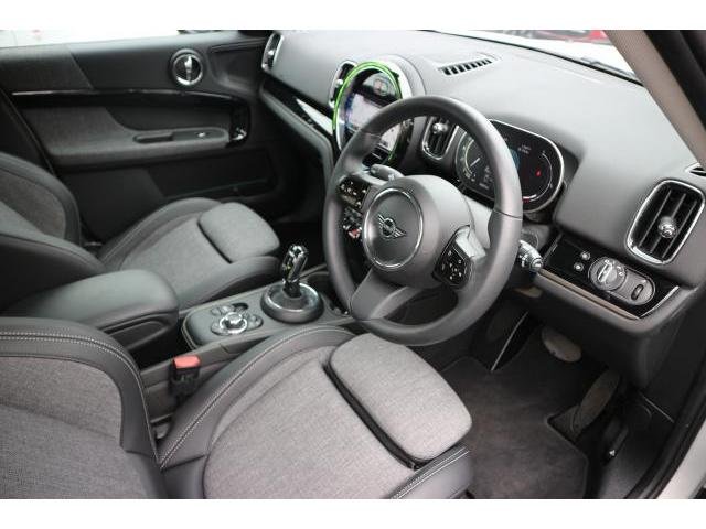 
								Mini Cooper crossover full									