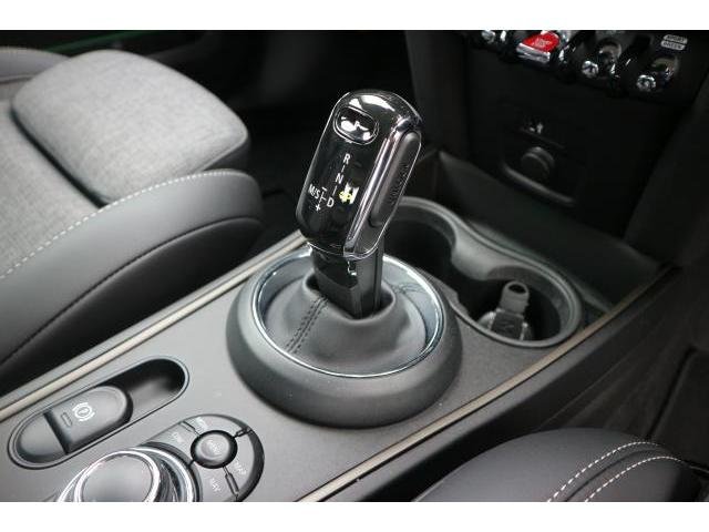 
								Mini Cooper crossover full									